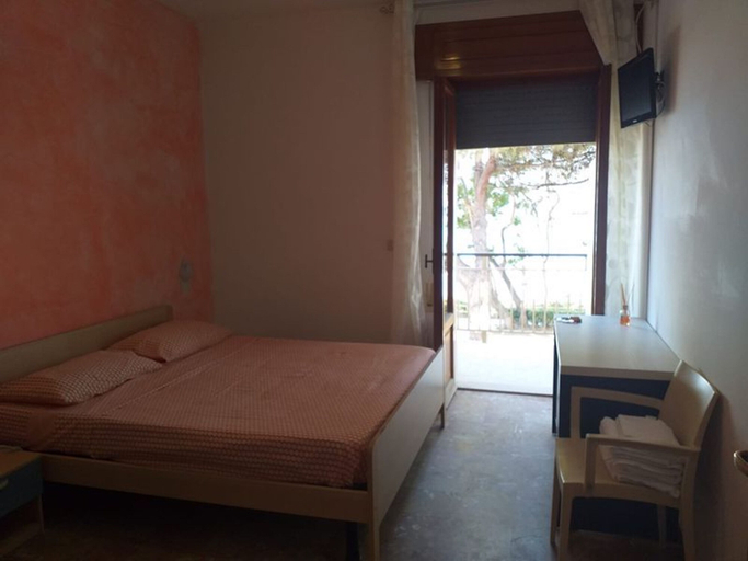 Bedroom 3, Room-spacious Double Room Beside the sea, Teramo