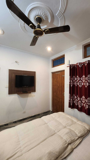 Room 3, Hotel New Priya Sersi, Rudraprayag