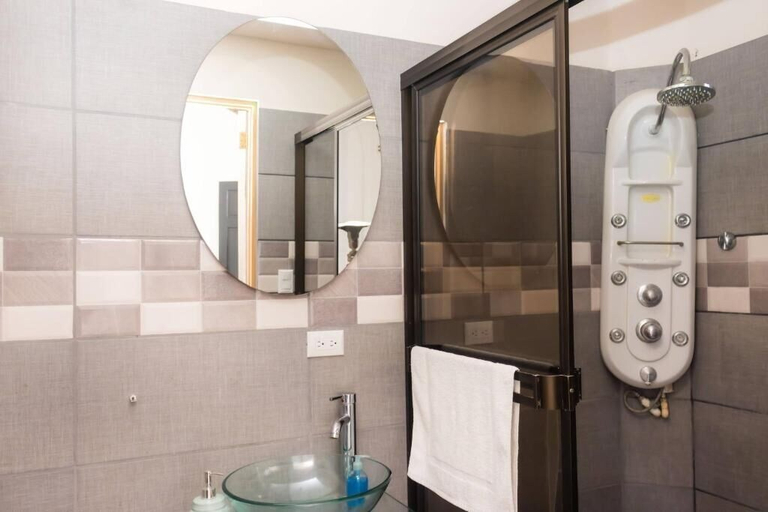 Bathroom 5, Casona del Valle, Belén