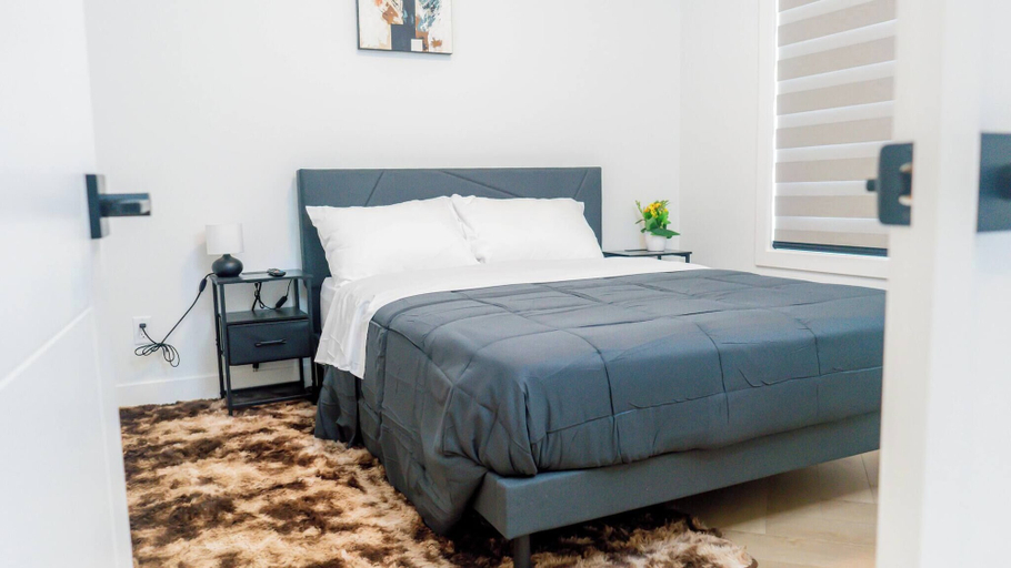 Room 3, Serene Dwelling Home-4 Bedroom,pool Table Near Yeg- With AC, Division No. 11