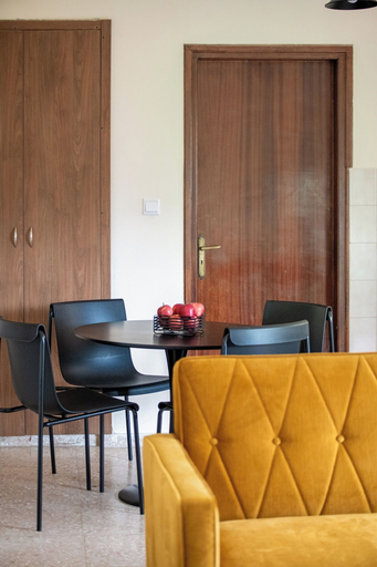 Others 2, Room-spacious One Bedroom Apartment in P