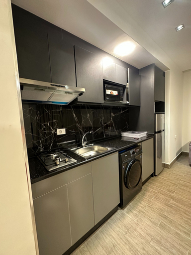 Private kitchen 2, Charming Amman Apartment with Electric Heating W, Amman