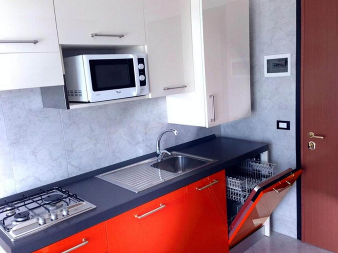 Others 5, Colorful Flat With Shared Pool, Venezia