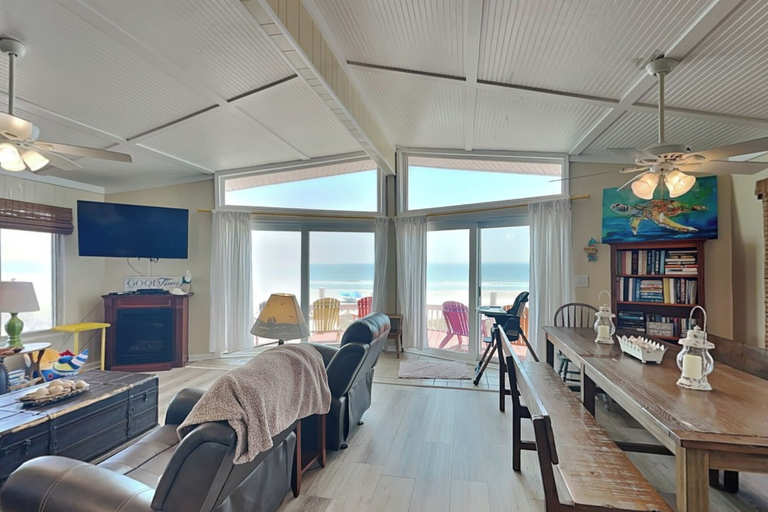 Food & Drinks, Sunray Cottage by Topsail Realty, Pender