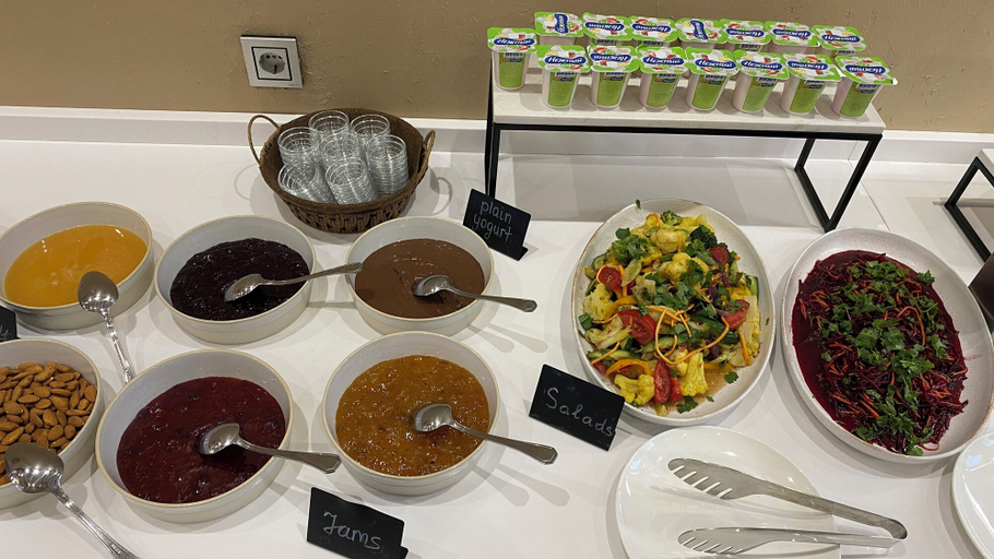 Breakfast buffet 2, Arda Turan, Xiva