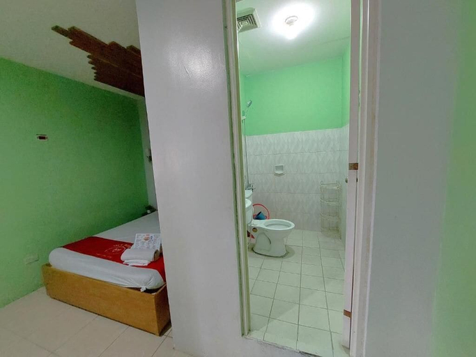 Bathroom 4, MCT Hotel, Quezon City
