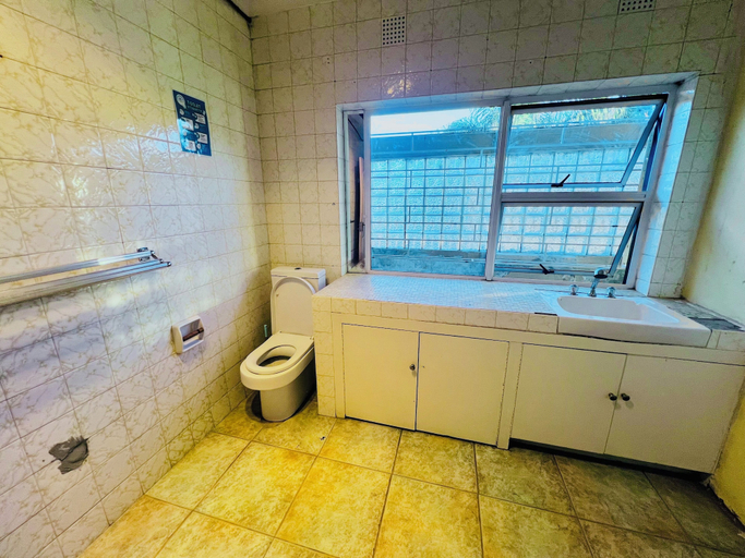 Bathroom 4, Room-honeyhills Excellence Resorts B, City of Johannesburg