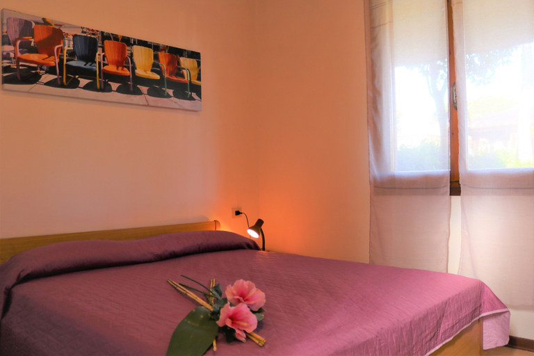 Bedroom 3, Lovely Flat With Private Fenced Garden, Venezia