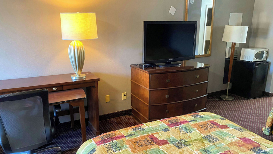Bedroom 4, Magnuson Hotel Marietta, Cobb