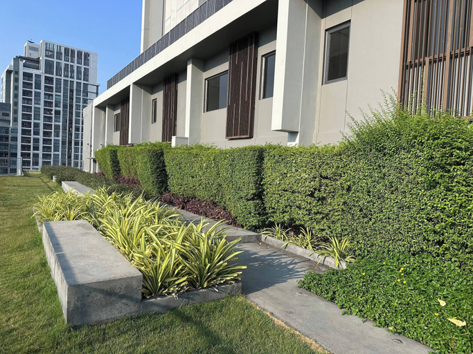 Property grounds 2, Modern & Cozy Nest 3 Mins to BTS Saphan Khwai, Phaya Thai