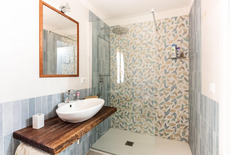 Bathroom 2, Alle Riserve Vendicari, Syracuse