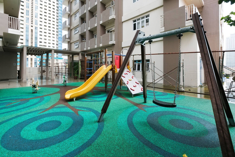 Children's area 2, Flat Eshra - Cozy & Bright 1-br, Makati City