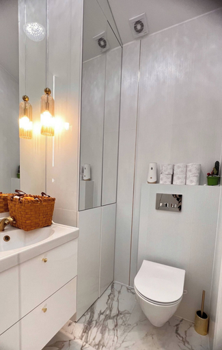 Bathroom 5, The Perfect Cozy Oasis, Kraków City