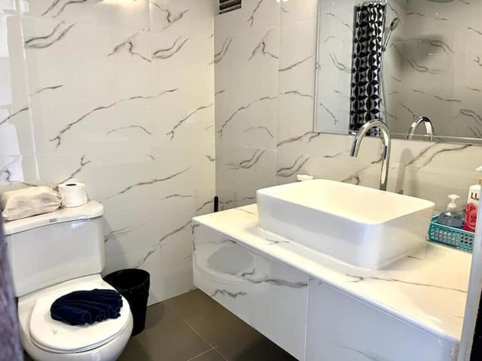 Bathroom 2, 5 Star Resort Patong Beach - Olympic Size Pool, Gym, Phuket Island
