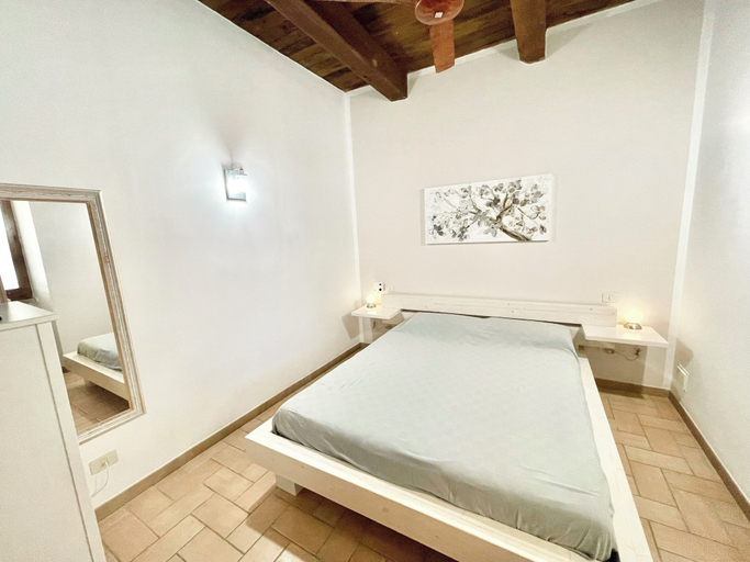 Room 5, Luxurious Umbrian Villa With Private Pool and Stunning Views, Perugia