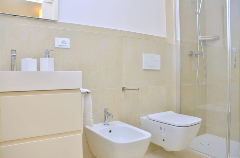Bathroom amenities, Enchanting Apartment With Panoramic Terrace, Venezia
