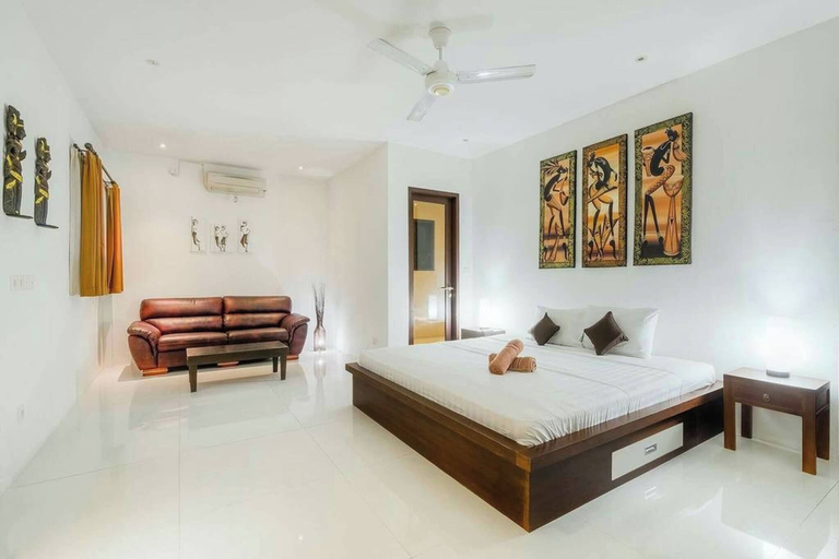 Primary image, 3 BR, 250 Sqmt villa, Terrace, 10 min Available, Badung