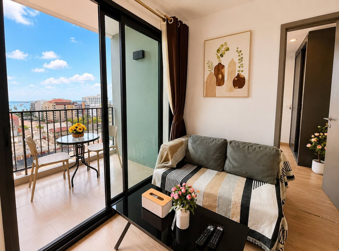 Balcony 2, 2 Bed Room Sea View Luxury - Best Location in Pattaya, Pattaya