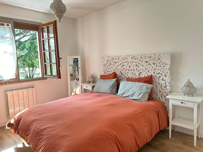 Bedroom, BIOTY CHILL & SPA, Seine-Saint-Denis