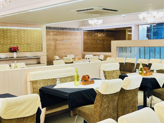 Food & Drinks 5, Hotel President - Indore, Indore