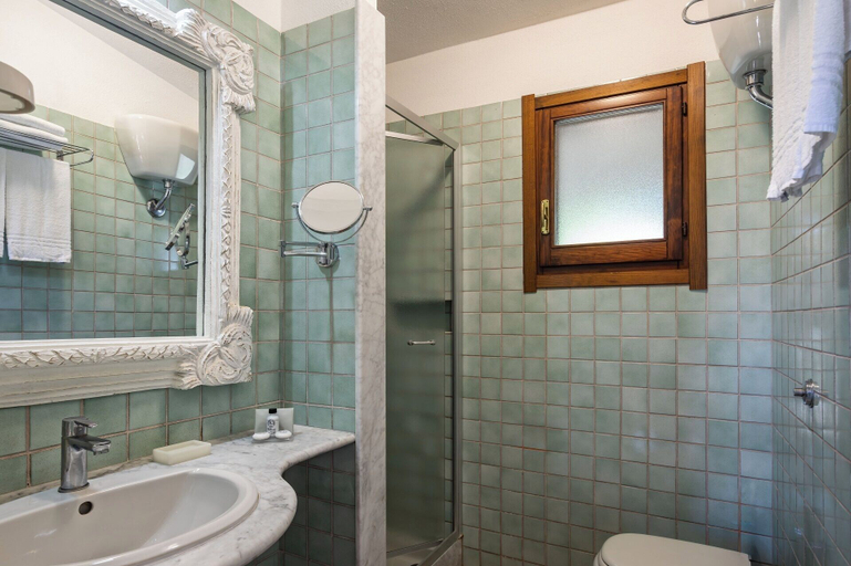 Bathroom 5, Sant'Elmo Beach Hotel, Cagliari