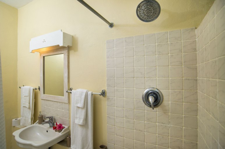 Bathroom 4, Golden View #115 - by Zenbreak