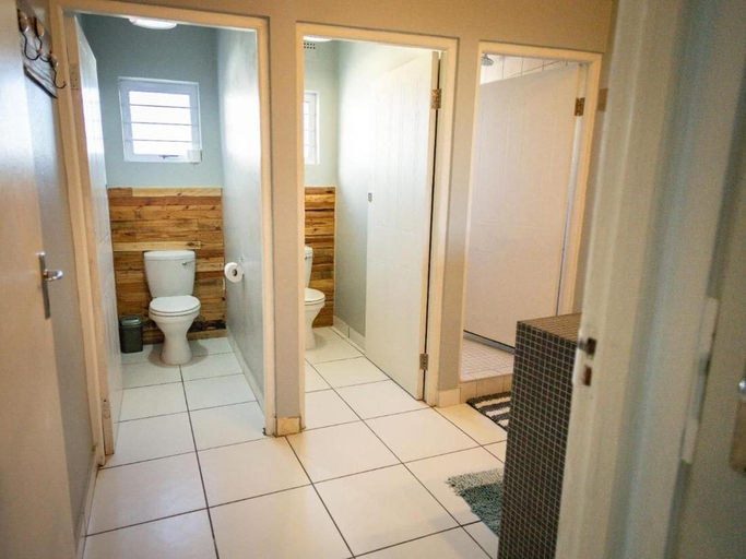 Bathroom 3, Four Seasons Struisbaai, Overberg