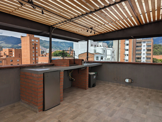Property grounds 5, CAVE, Medellín