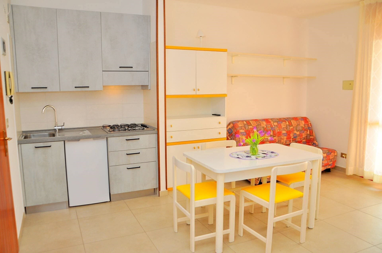 Room, Modern Studio Apartment With Side sea View Balcony, Venezia