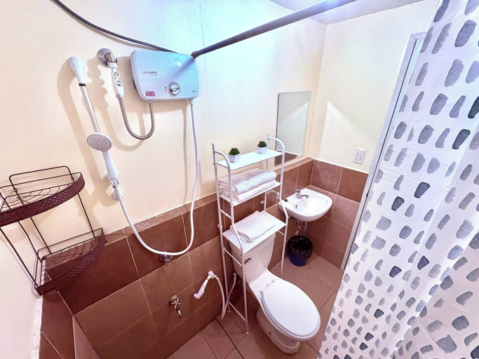 Bathroom 4, Paid Airprtpck-up - Worknrelax 2TV With Netflx - 10 Mins Away From Airport, Davao City