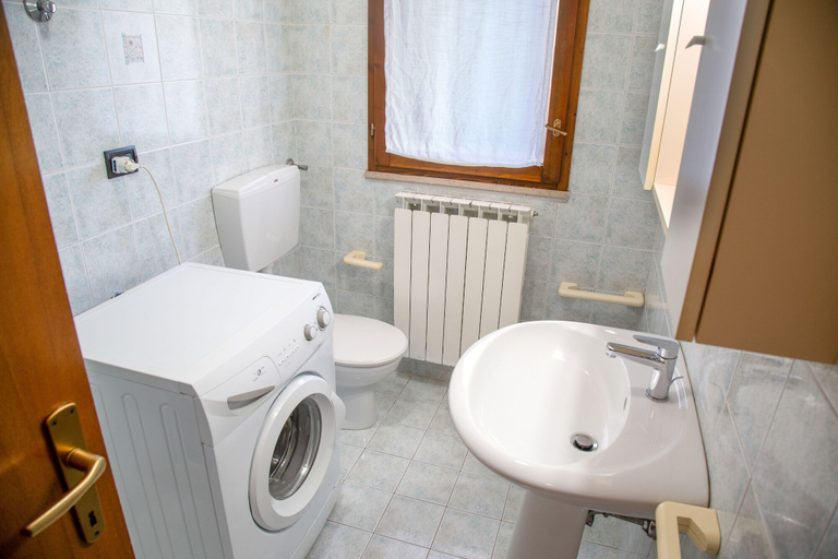 Bathroom 4, Ground-floor Haven Just 350mt From the Beach, Venezia