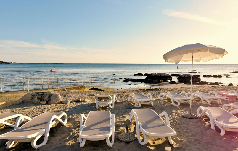 Beach 3, Comfortable Vacation Flat in a Great Area, Umag