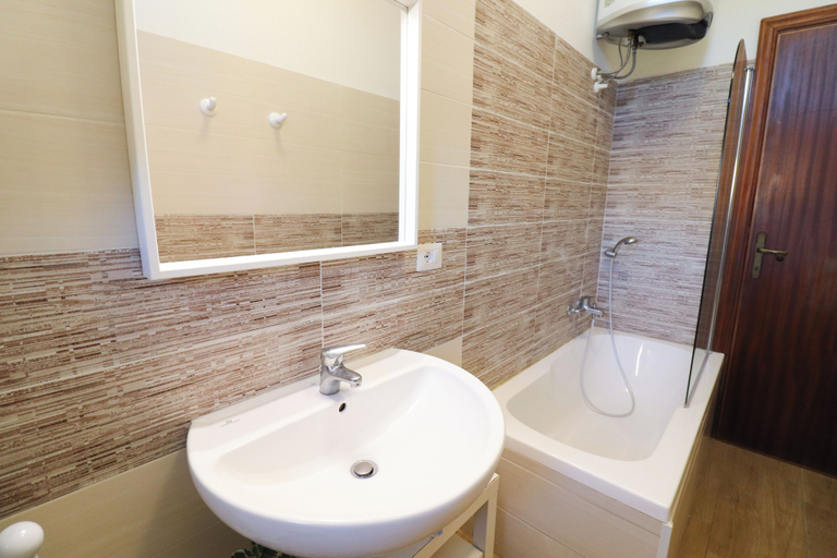 Others 2, Holiday Home 'aurora A Otranto' With Balcony and Air Conditioning, Lecce