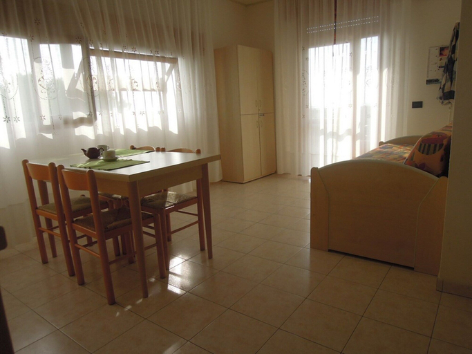 Living area, Homely one Bedroom Flat With Side sea View, Venezia
