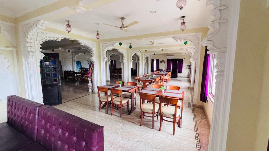 Food & Drinks 5, Moti Mahal Muroli, Udaipur