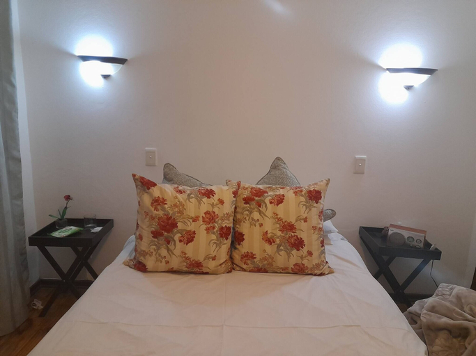 Bedroom 3, Quiet, Very Specious Apartment In Dainfern, City of Johannesburg