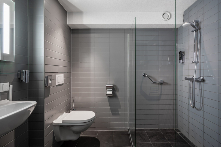 Bathroom 4, Hotel Mansion, Amsterdam
