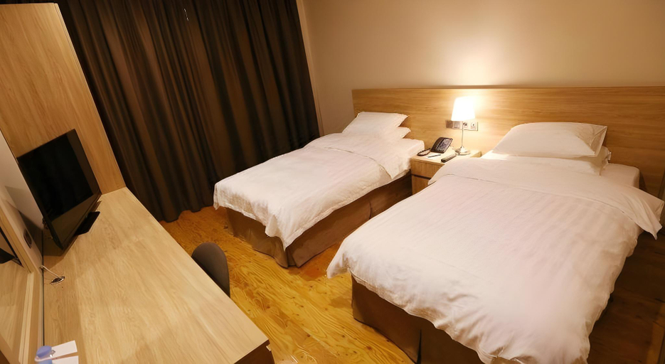 Bedroom 4, Daegu Palgong Emilia Hotel, Gunwi