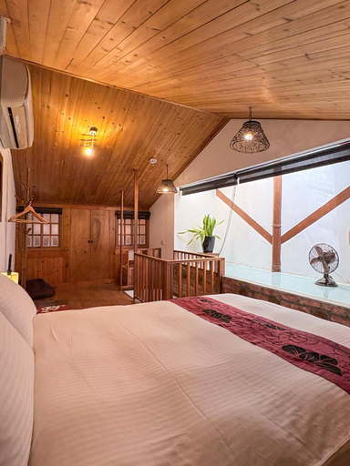Bedroom 2, 捉鳳凰 台南百年老宅包棟導覽民宿系列Catchphoenix Centennial Guesthouse, Tainan