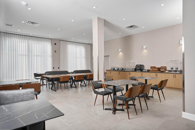 Breakfast area, Four Points By Sheraton Oakville, Halton