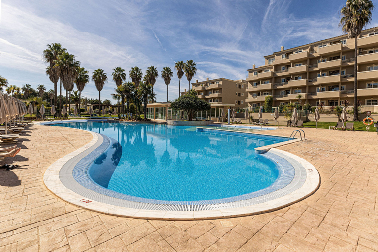 Room 5, Portim o Resort Private Parking Pool, Portimão