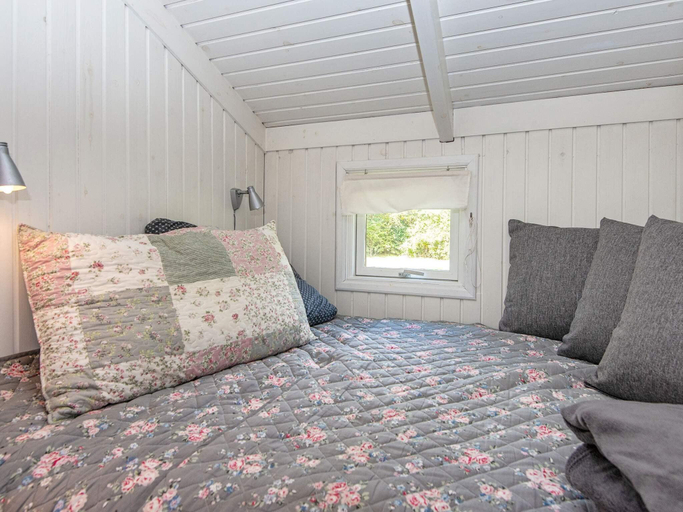 Bedroom 2, 4 person holiday home in Oksbøl, Varde