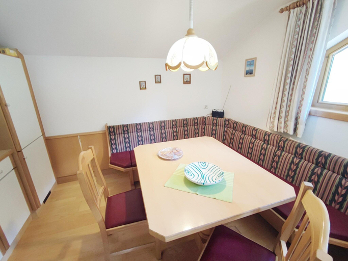 Others 5, Chalet in Tirol by Zillertal Ski Slopes, Schwaz