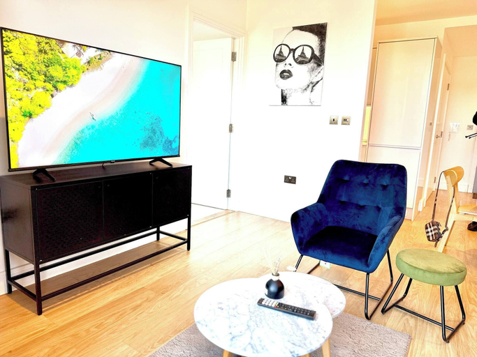 Living area 4, One Bedroom West Midlands Retreat, Birmingham
