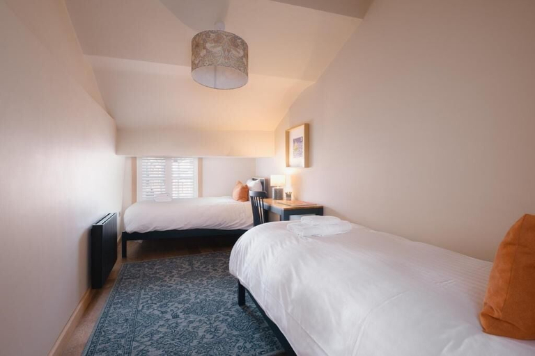 Room 5, Lowcross House, Shropshire