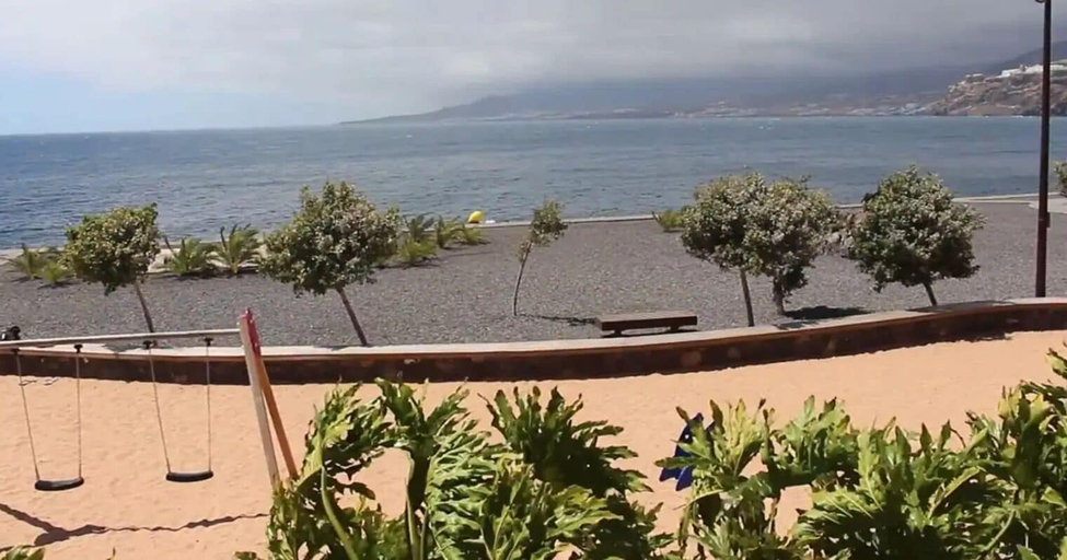 Beach 5, Stunning 3 Bedroom Apartment in Radazul With Ocean Views, Santa Cruz de Tenerife