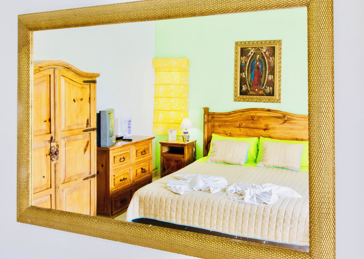 Others 3, Playacar - Executive Budget Room With Swimming Pool Air Conditioning and Parking, Cozumel