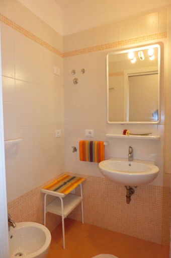 Bathroom amenities, Lovely Flat Close to the Beach-beahost, Venezia