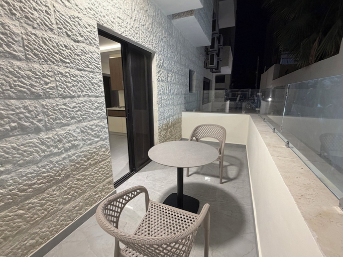 Outdoor dining, 005 JRE apartment with stunning boulevard veiw, Wadi Essier