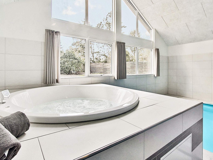 Bathroom 4, 5 star holiday home in Liseleje, Halsnæs